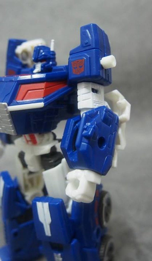 KFC KP 01UM Shoulder And Missile Kits For Fall Of Cybtertron Ultra Magnus And Optimus Prime  (7 of 28)